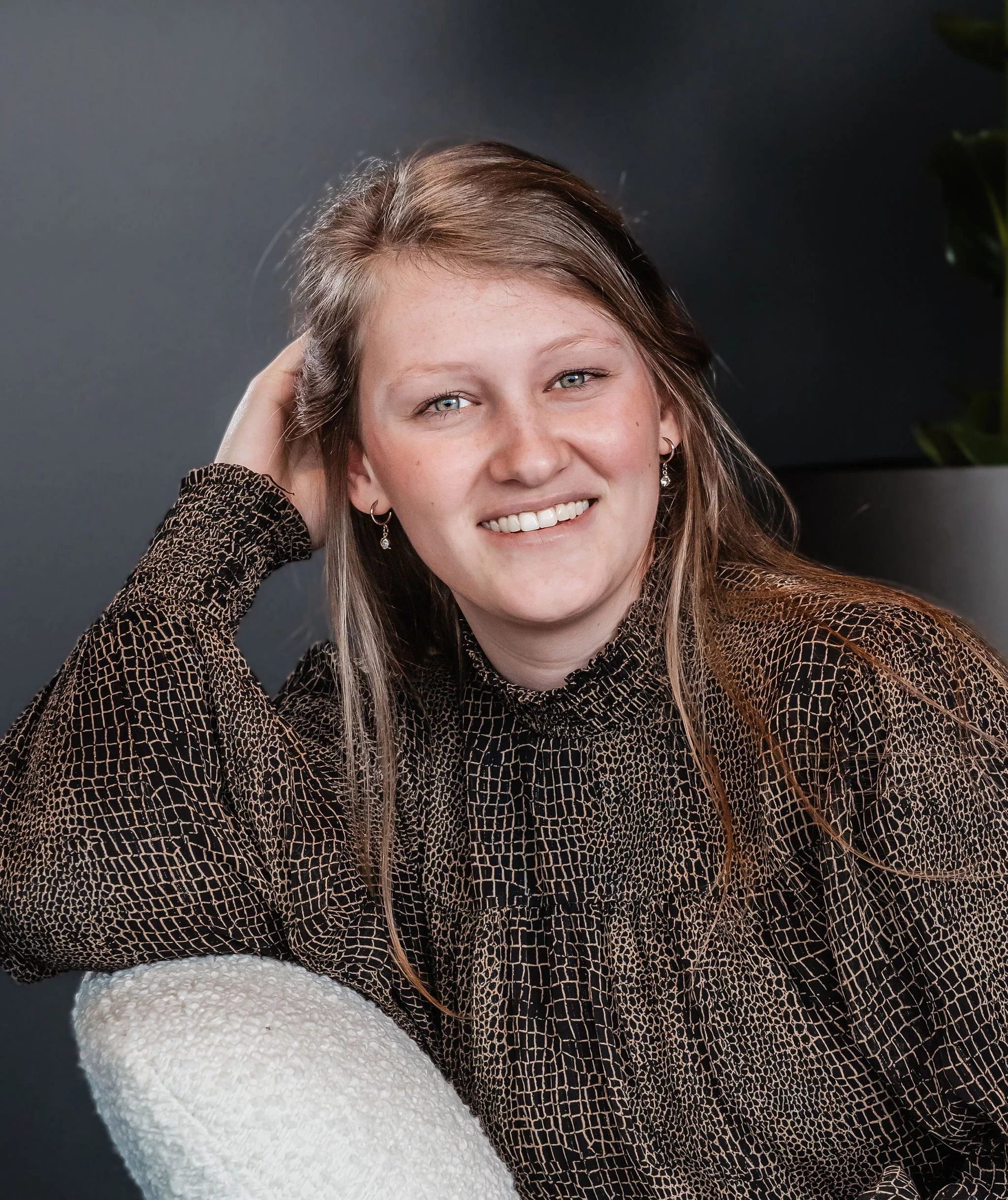 Julia van Deelen - Secretaresse - vierkant.JPG